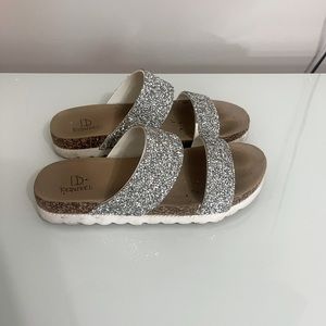 ID Required sandals, size 8